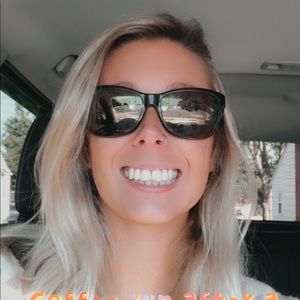 Meet your Posher, Alicia